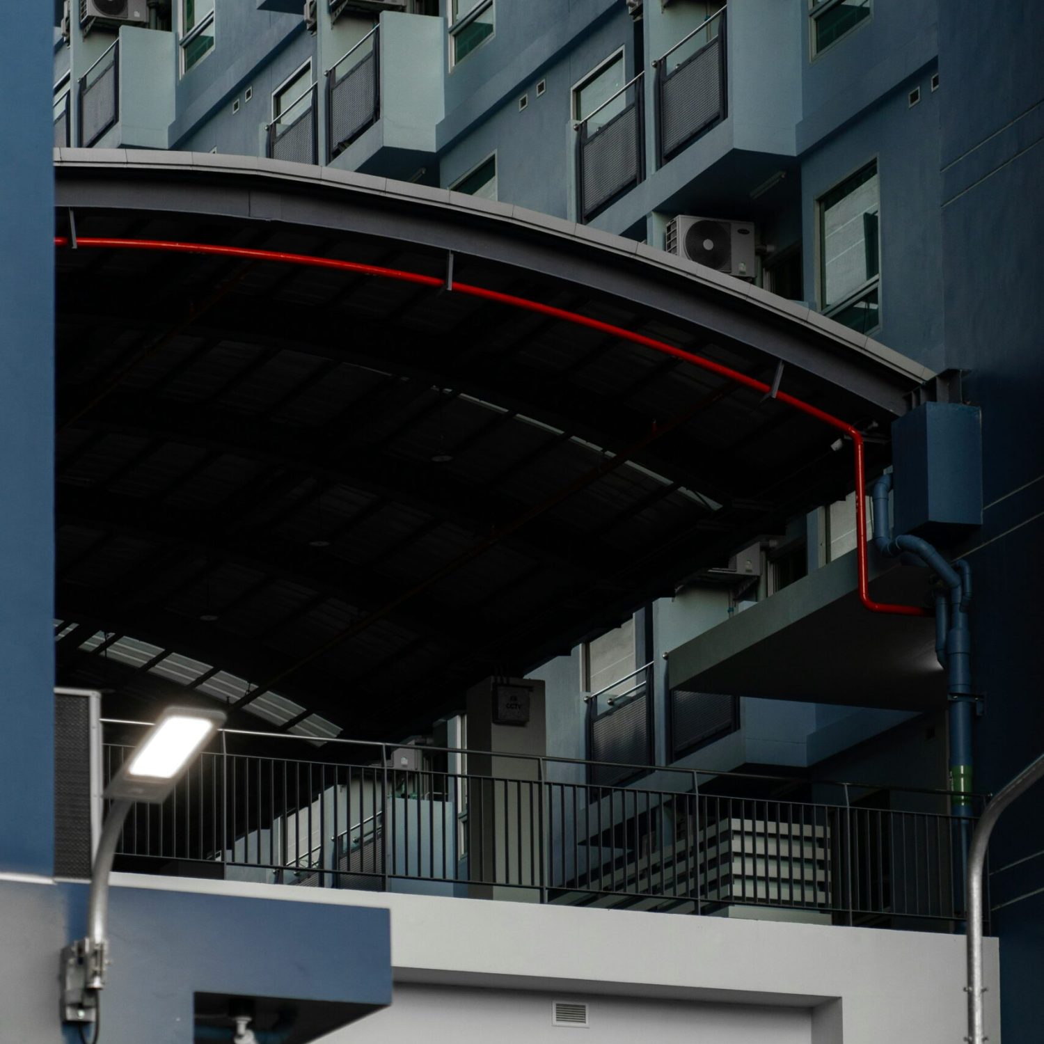 set sj 8e9pyor5b e unsplash
